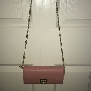 Handbag with body bag attachment